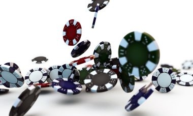 Texas Poker betting interface and hand ranking display on spil platform